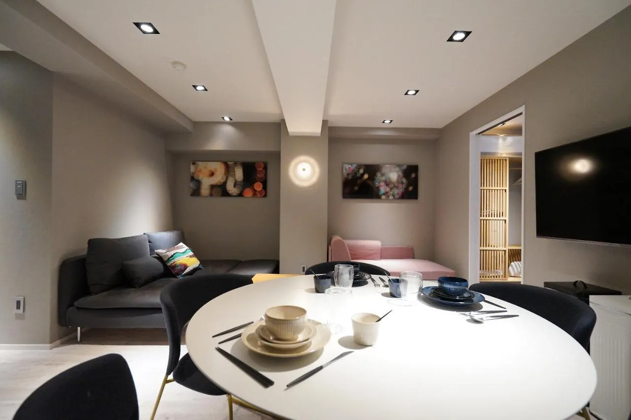 Real Life Kudanshita Apartment Tokyo 0*,  Japan