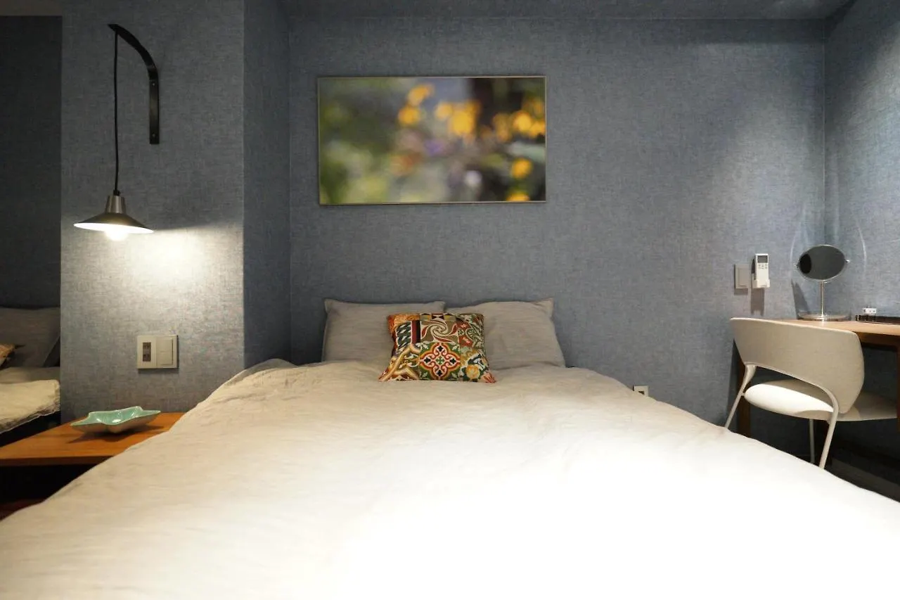 Real Life Kudanshita Apartment Tokyo 0*,  Japan